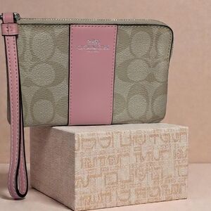 Coach Corner Zip Wristlet Light Khaki/Blush (NWT)